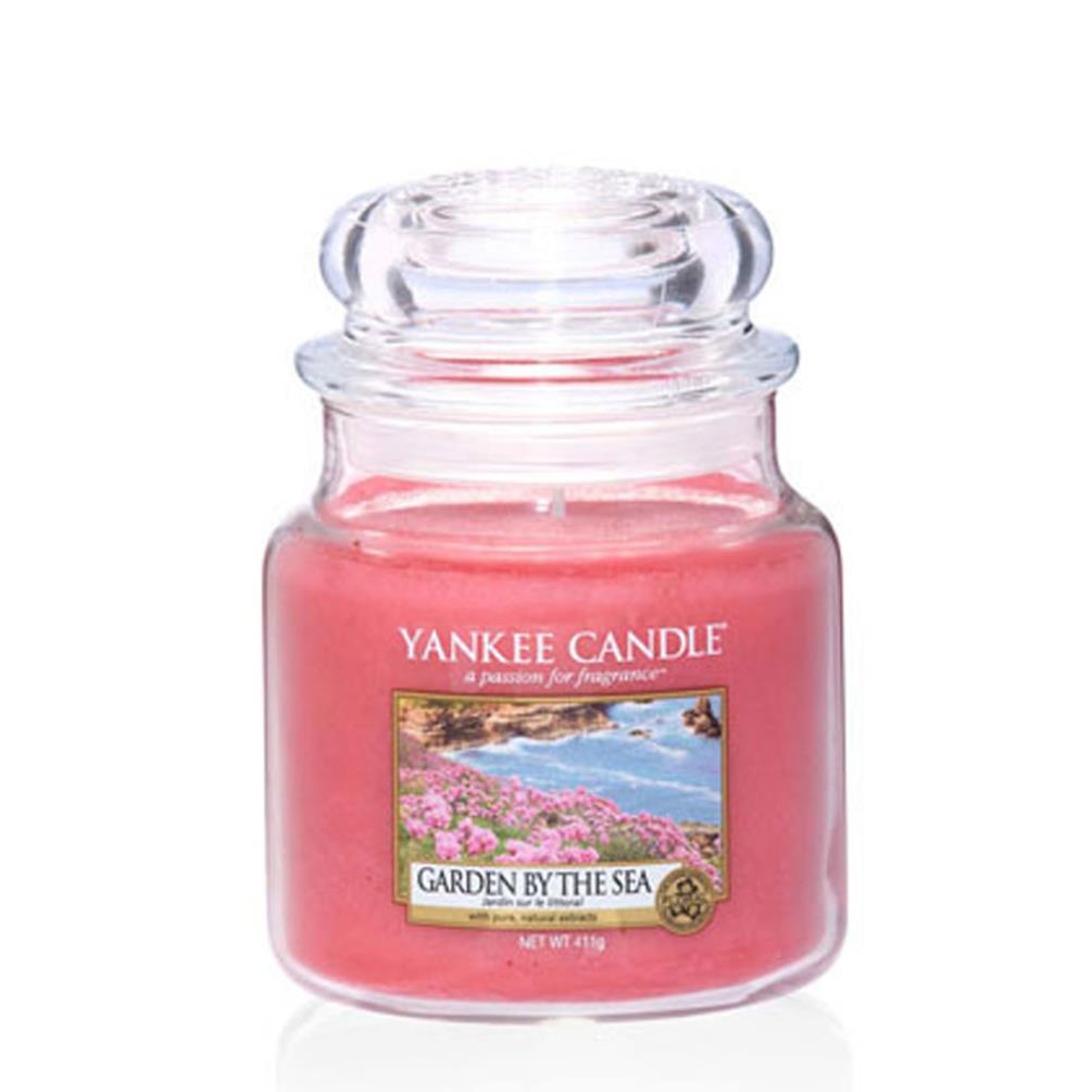 Yankee Candle Garden By The Sea Medium Jar £18.89
